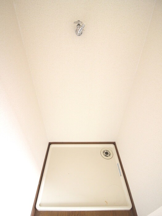 物件内観写真11　(洗濯機置場)