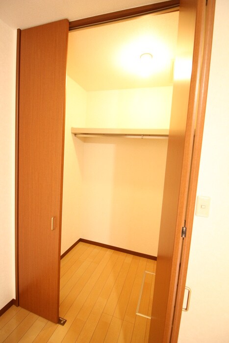物件内観写真10　(収納)