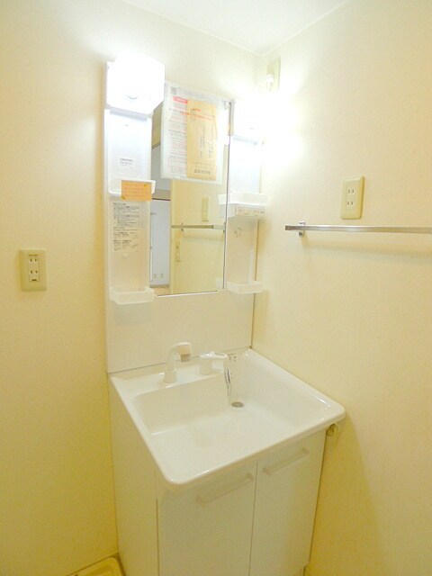 物件内観写真8　(洗面)