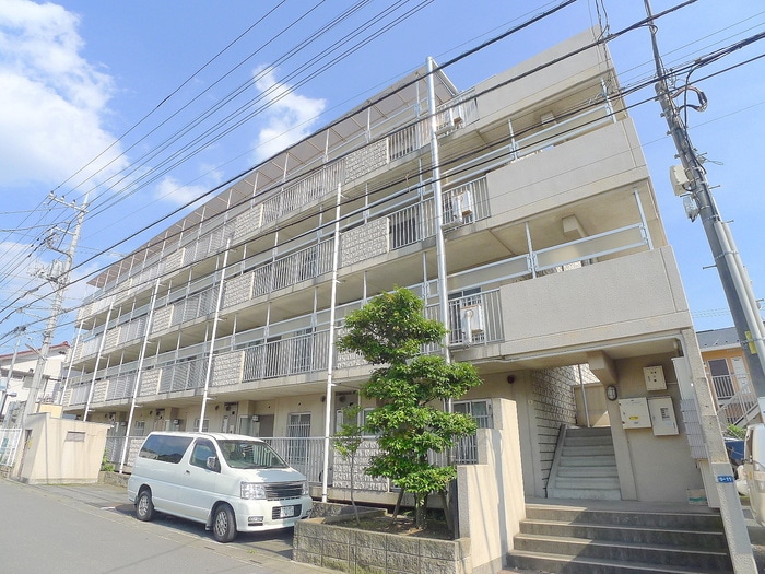 物件外観写真3　(エントランス部分)