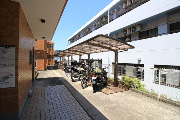 物件外観写真5　(駐輪場)