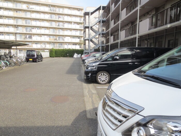物件外観写真5　(駐車場)
