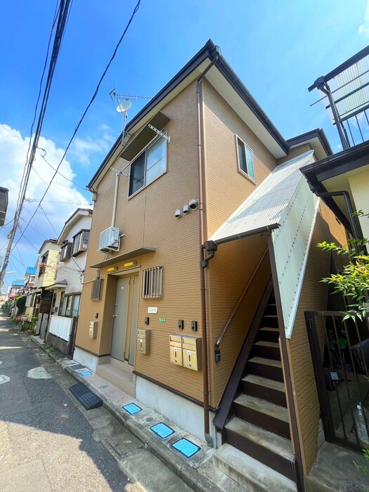 物件外観写真3　(エントランス部分)