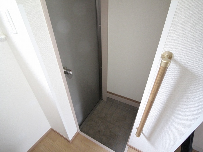 物件内観写真16　(玄関)