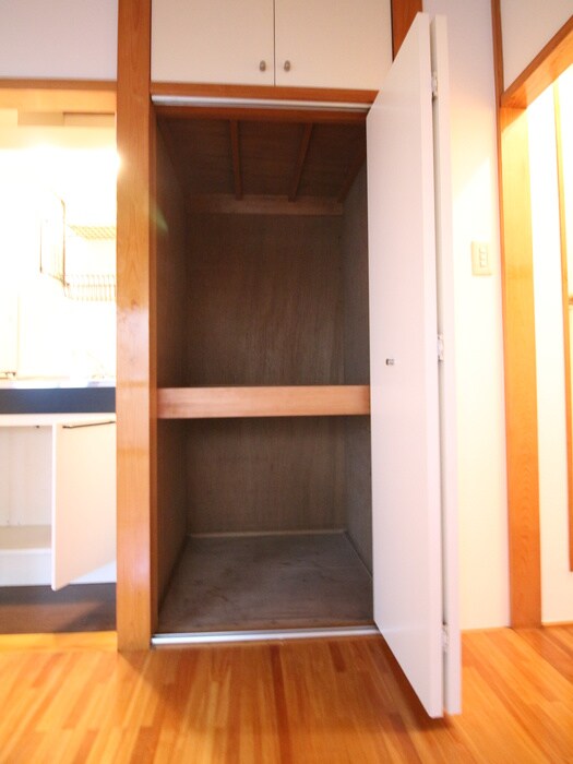 物件内観写真12　(収納)