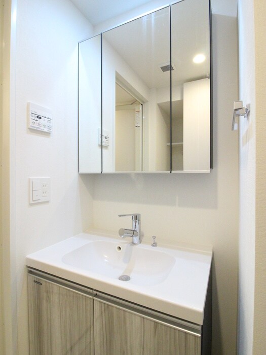 物件内観写真13　(洗面)