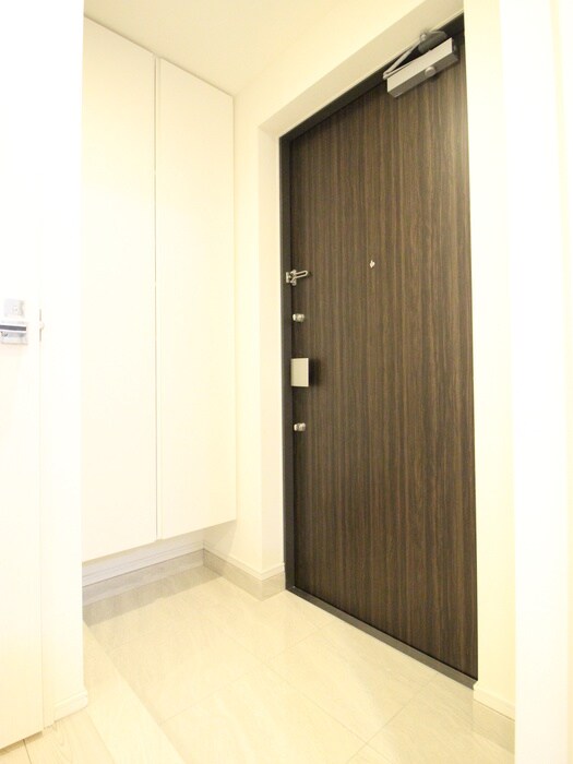 物件内観写真15　(玄関)