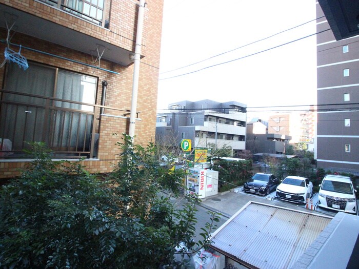 物件内観写真22　(室内からの展望)