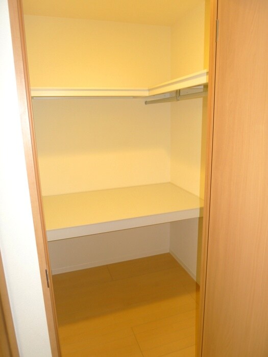 物件内観写真12　(収納)