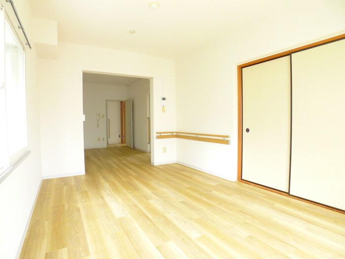 物件内観写真9　(居室)