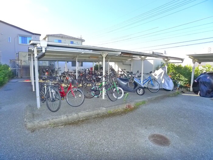 物件外観写真5　(駐輪場)