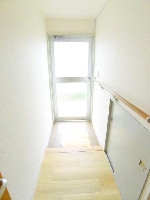 物件内観写真18　(玄関)