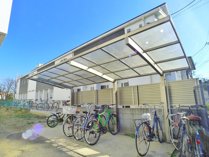 物件外観写真2　(駐輪場)