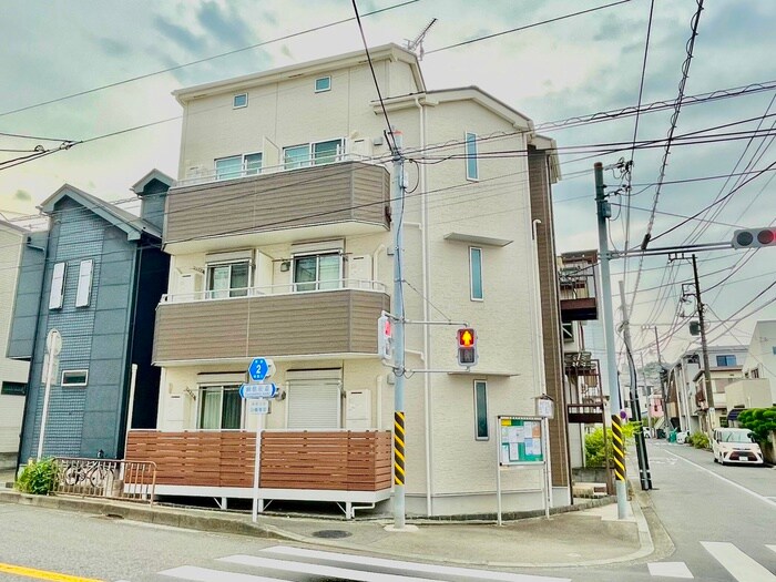 ベルカレッジの物件外観写真