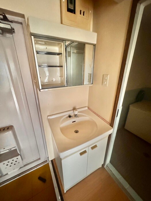 物件内観写真8　(洗面)