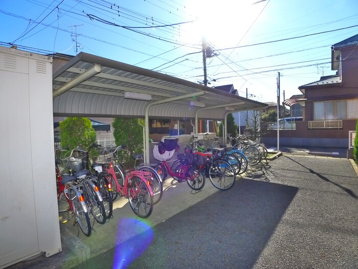 物件外観写真4　(駐輪場)