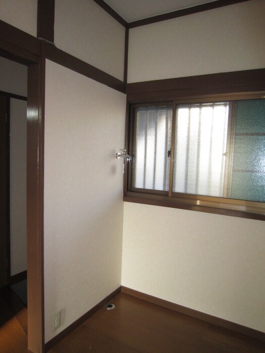 物件内観写真15　(洗濯機置場)