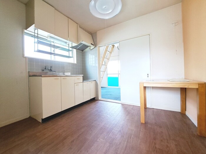 物件内観写真8　(居室)