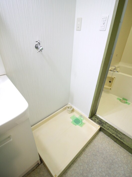 物件内観写真15　(洗濯機置場)