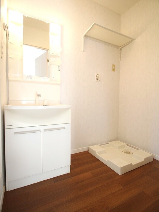 物件内観写真12　(洗濯機置場)