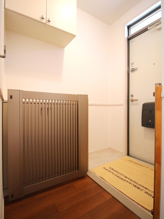 物件内観写真18　(玄関)