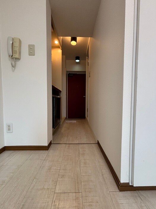 物件内観写真15　(廊下)