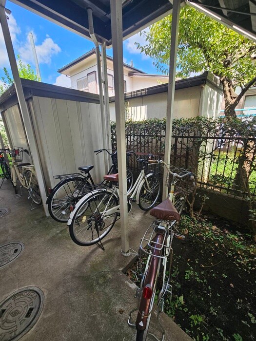 物件外観写真4　(駐輪場)