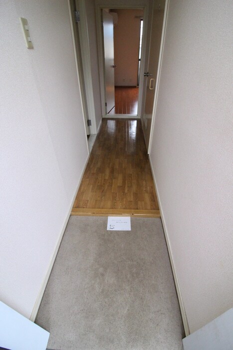 物件内観写真16　(廊下)