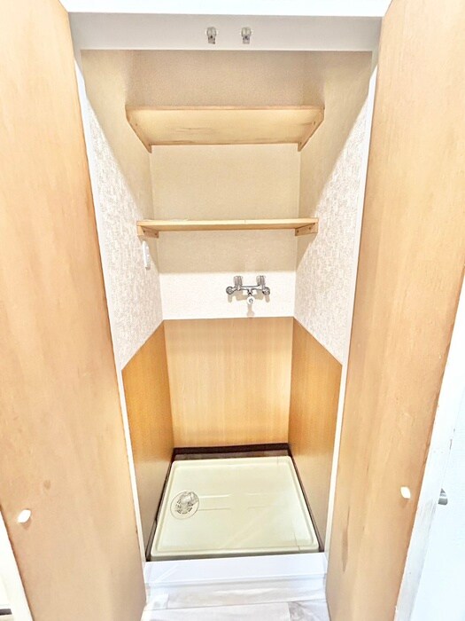 物件内観写真12　(洗濯機置場)