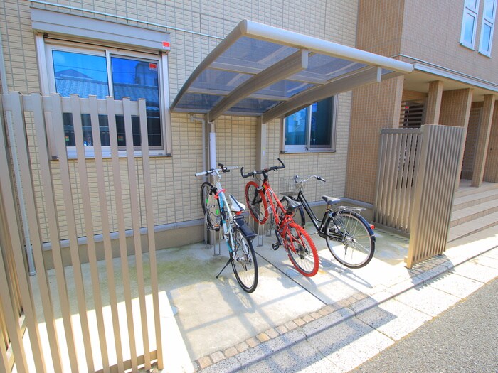 物件外観写真3　(駐車場)