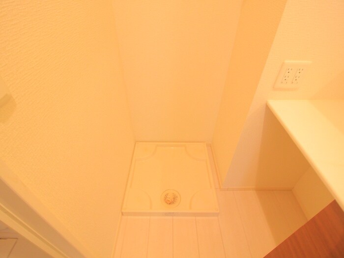 物件内観写真15　(洗濯機置場)