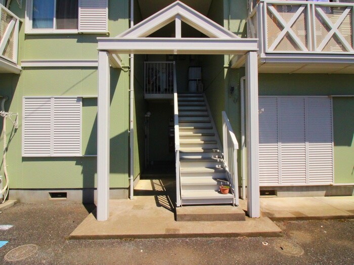 物件外観写真4　(エントランス部分)