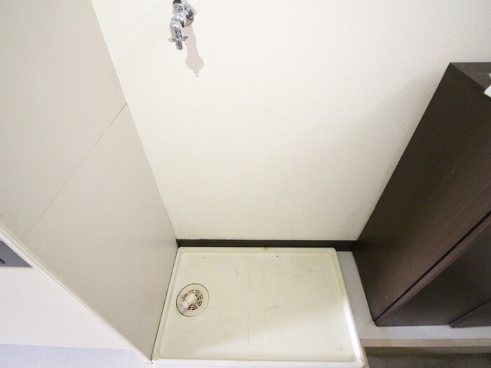 物件内観写真13　(洗濯機置場)