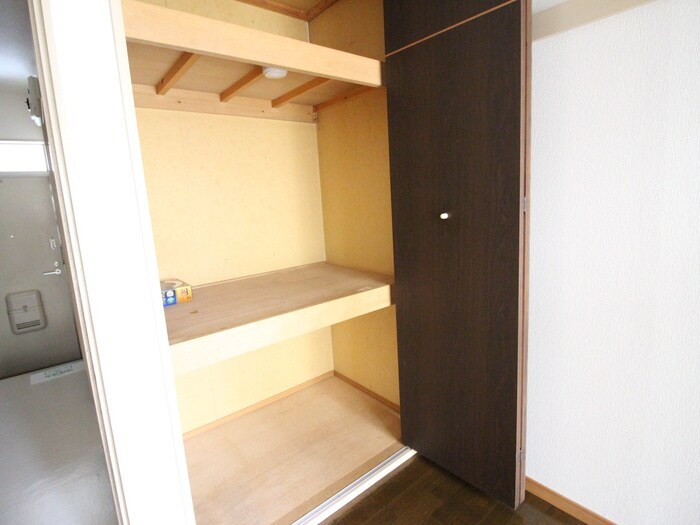 物件内観写真15　(収納)