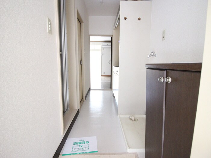 物件内観写真17　(玄関)