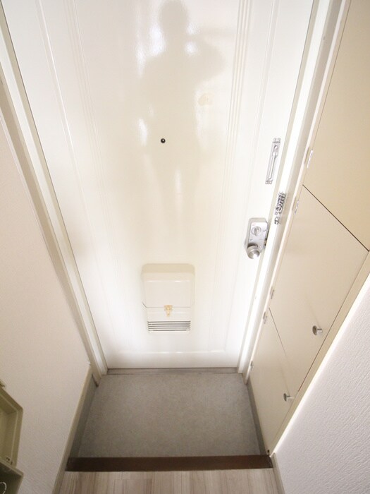 物件内観写真7　(玄関)