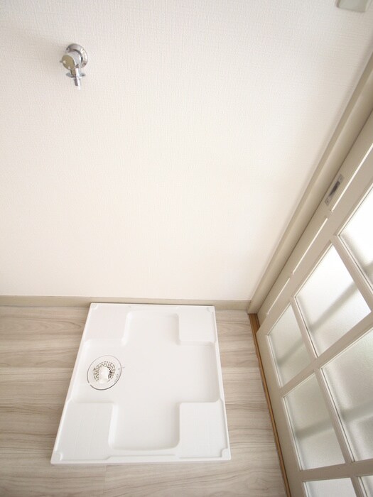 物件内観写真11　(洗濯機置場)