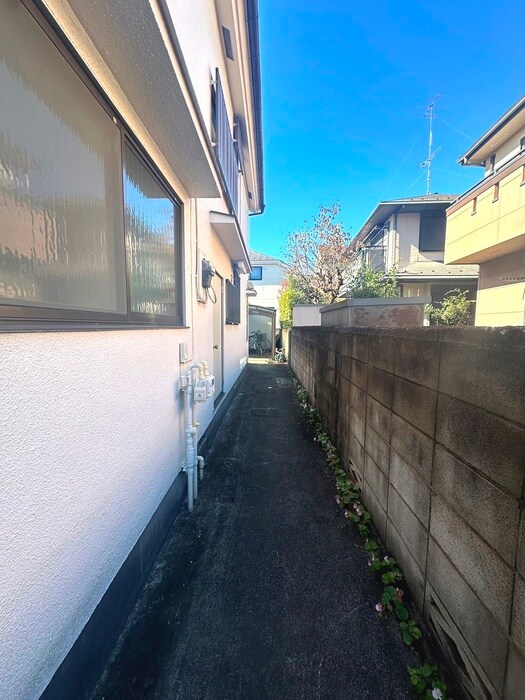 物件外観写真4　(エントランス部分)