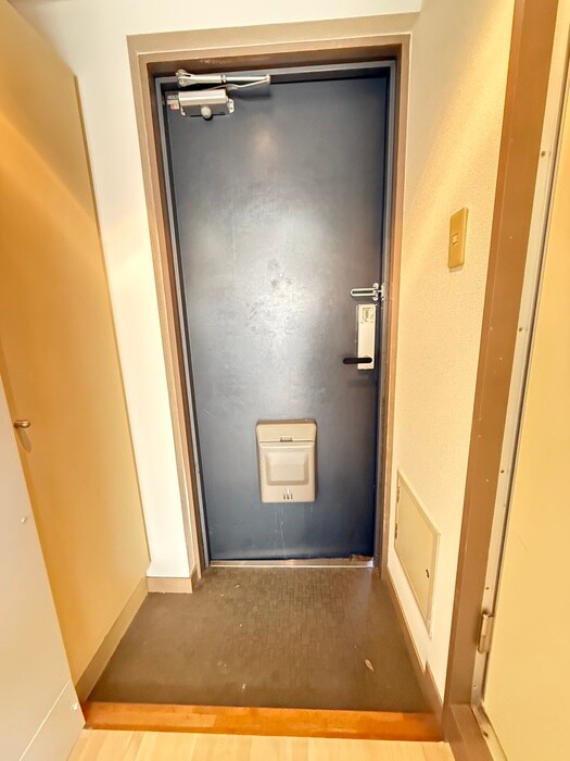 物件内観写真18　(玄関)