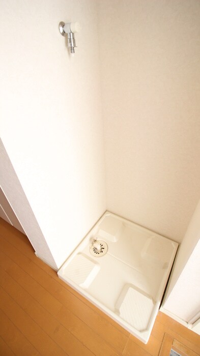 物件内観写真11　(洗濯機置場)