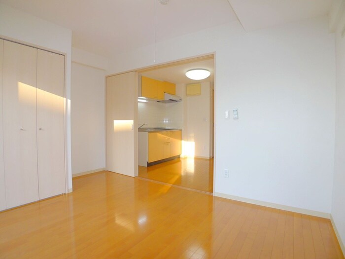 物件内観写真8　(居室)