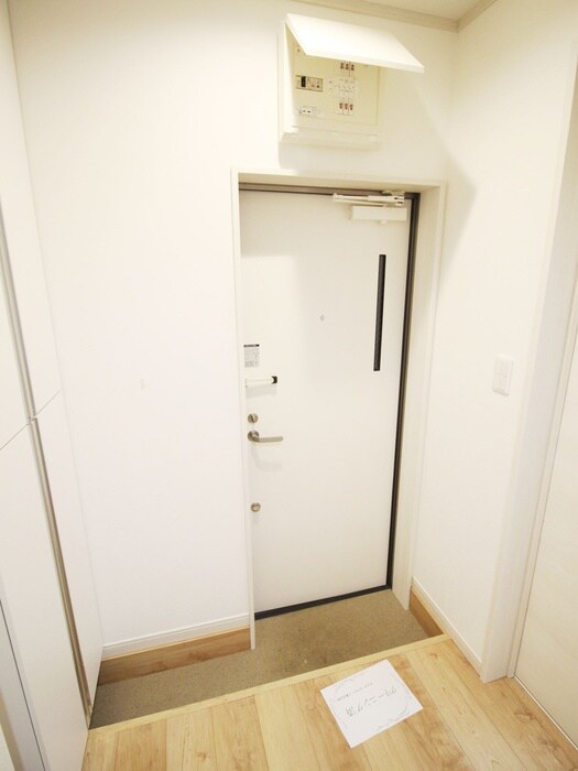 物件内観写真15　(玄関)