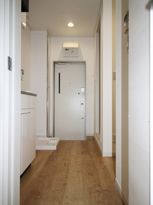 物件内観写真16　(廊下)