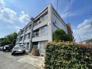 小川マンション外観写真