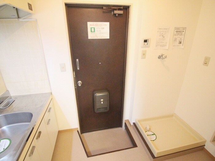 物件内観写真15　(玄関)