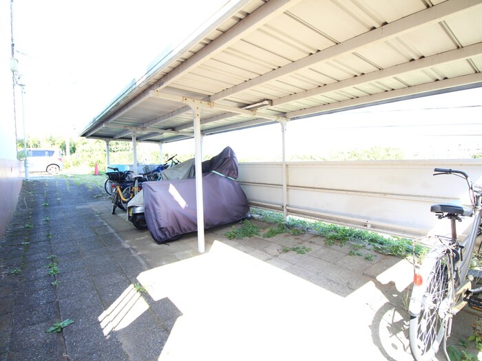 物件外観写真5　(駐輪場)