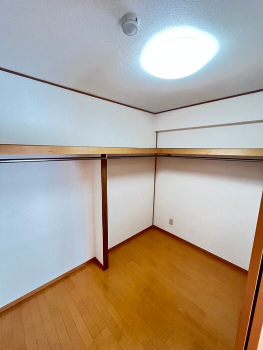 物件内観写真12　(収納)