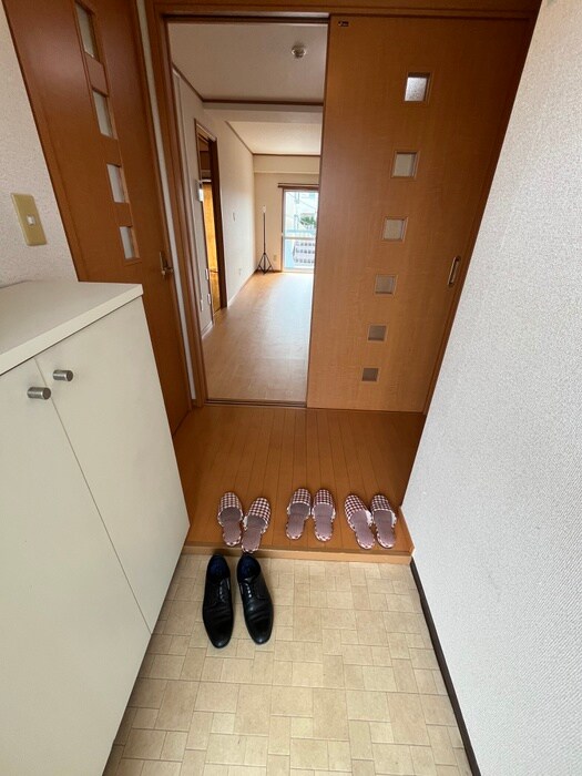 物件内観写真18　(玄関)