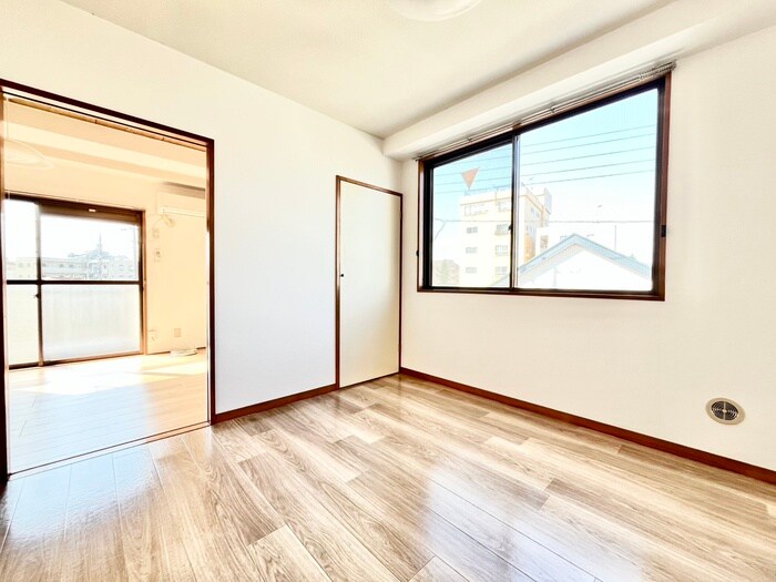 物件内観写真9　(居室)