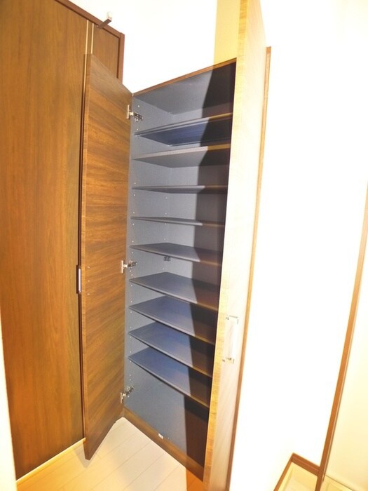 物件内観写真15　(靴箱)